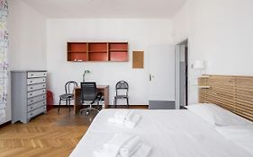 Quiet And Cozy Urban Apartment By Wonderful Italy